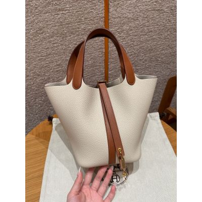 Craie and Gold Clemence Picotin Lock 18 Gold Hardware