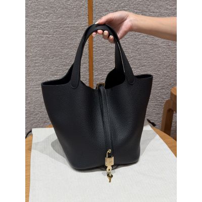 Black Clemence Picotin Lock 22 Gold/Palladium Hardware